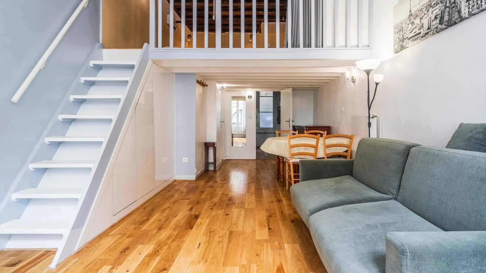 Apartment Louvre Chatelet Paris